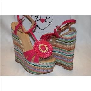 New! Penny loves Kenny fuchsia flower platform